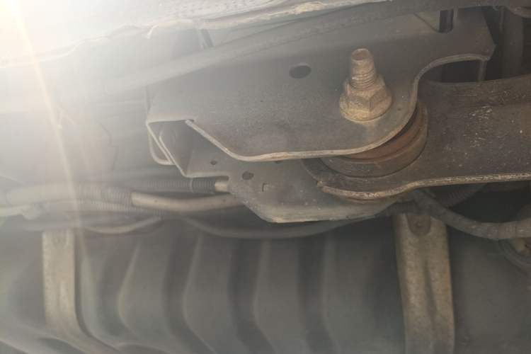 Used Buick GL8 2014 2.4L Classic Edition Chassis Rear Left