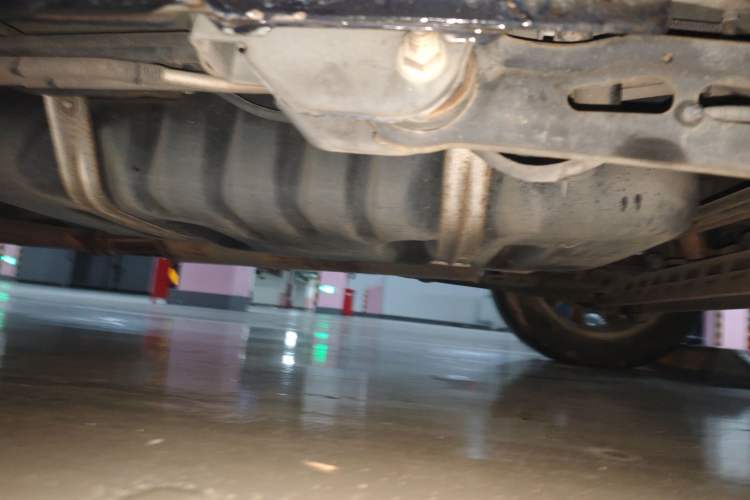 Used Buick GL8 2014 2.4L Executive Edition Chassis Rear Left
