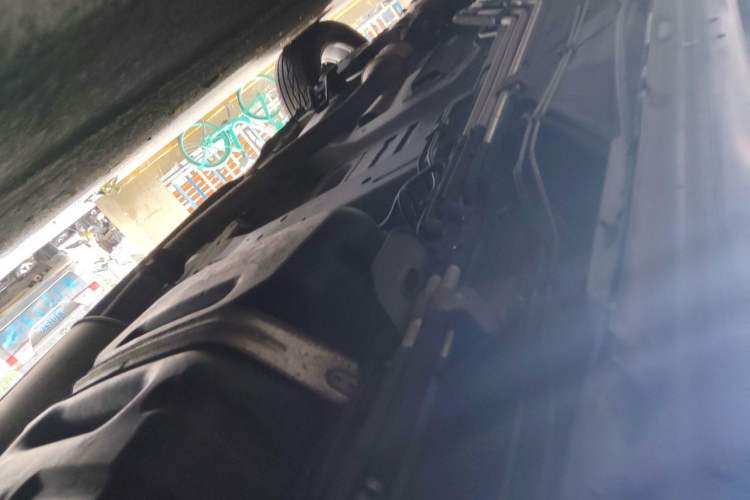 Used Buick GL8 2014 2.4L Executive Edition Chassis Rear Left