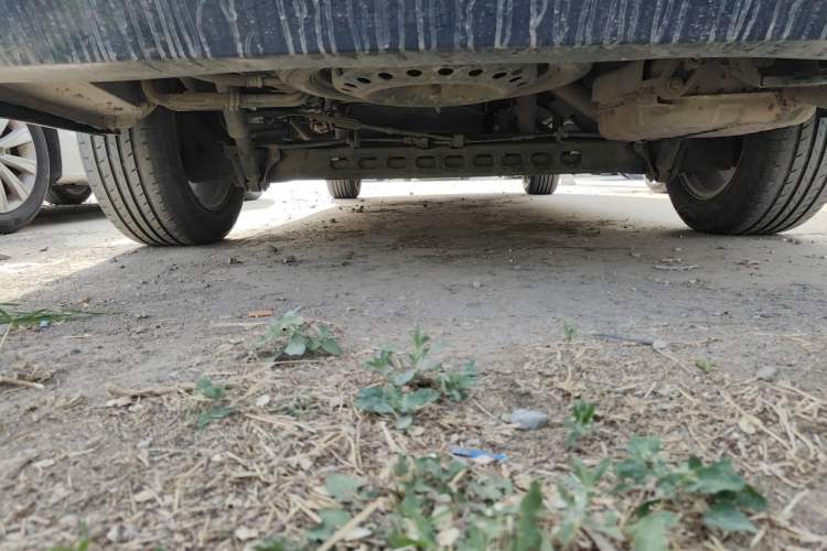 Used Buick GL8 2014 2.4L Classic Edition Chassis Rear