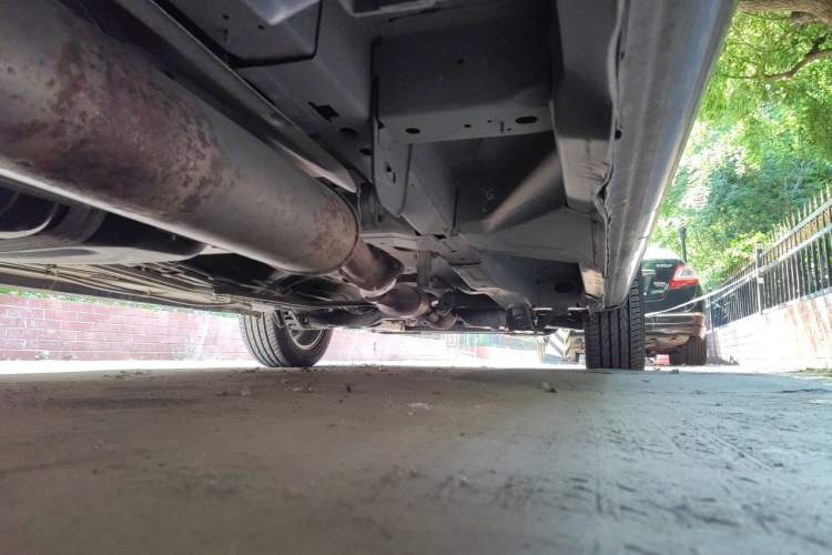 Used Buick GL8 2014 2.4L Executive Edition Chassis Rear Right