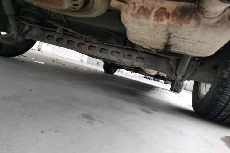 Used Buick GL8 2014 2.4L Classic Edition Chassis Rear Right