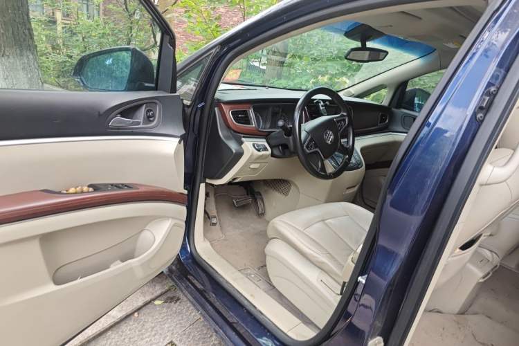 Used Buick GL8 2014 3.0L GT Luxury Business Haoya Edition Driver Seat