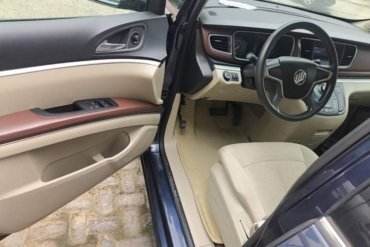 Used Buick GL8 2014 2.4L CT Luxury Business Comfort Edition Driver Seat