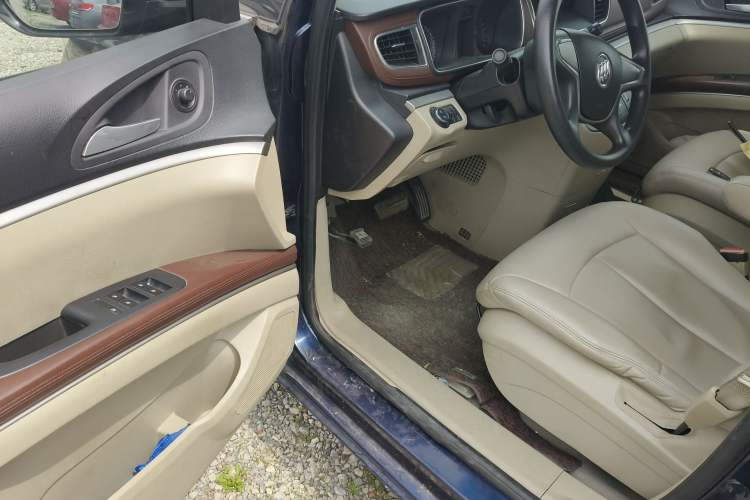 Used Buick GL8 2014 2.4L CT Luxury Business Comfort Edition Driver Seat