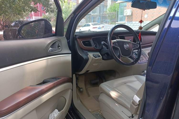 Used Buick GL8 2014 2.4L LT Luxury Business Executive Edition Driver Seat