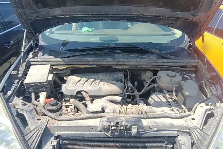 Used Buick GL8 2014 2.4L Classic Edition Engine Bay