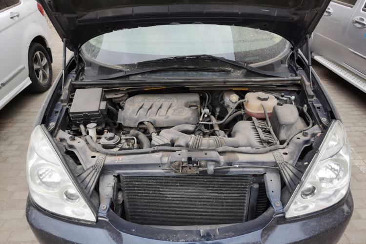 Used Buick GL8 2014 2.4L Classic Edition Engine Bay