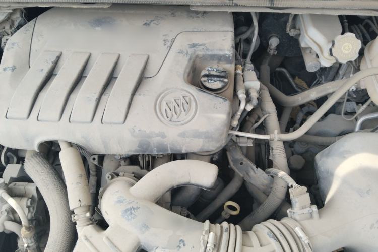 Used Buick GL8 2014 2.4L Classic Edition Engine Bay