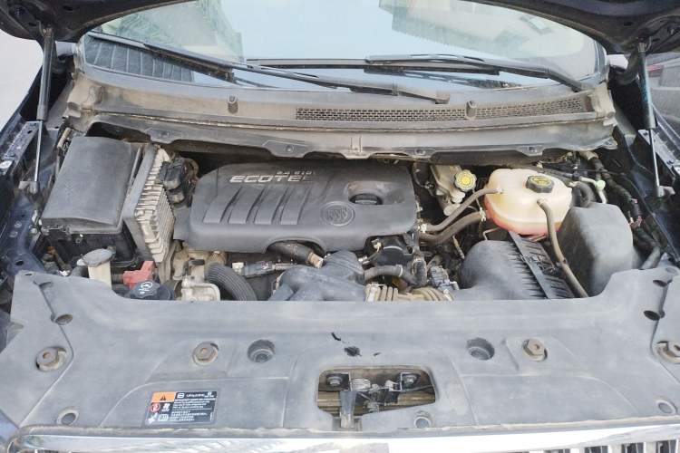 Used Buick GL8 2014 2.4L LT Luxury Business Executive Edition Engine Bay