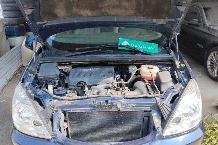 Used Buick GL8 2014 2.4L Classic Edition Engine Bay