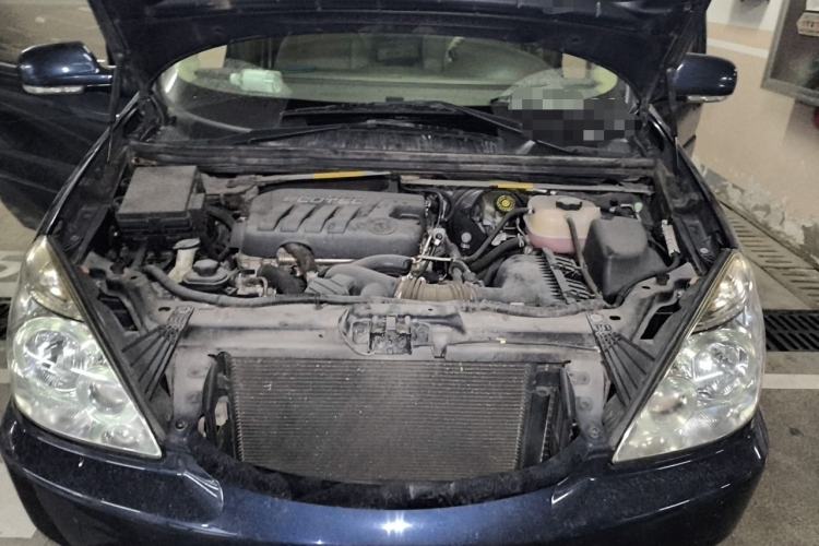 Used Buick GL8 2014 2.4L Classic Edition Engine Bay