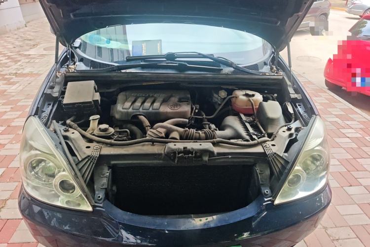Used Buick GL8 2014 2.4L Classic Edition Engine Bay