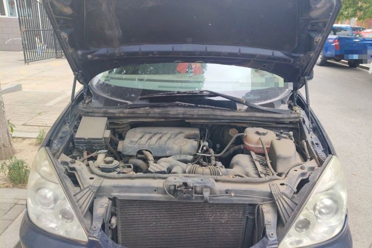 Used Buick GL8 2014 2.4L Classic Edition Engine Bay