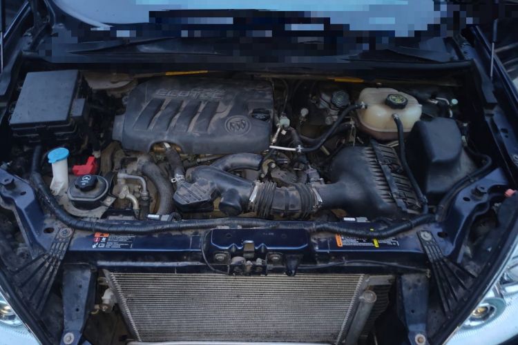 Used Buick GL8 2014 2.4L Classic Edition Engine Bay