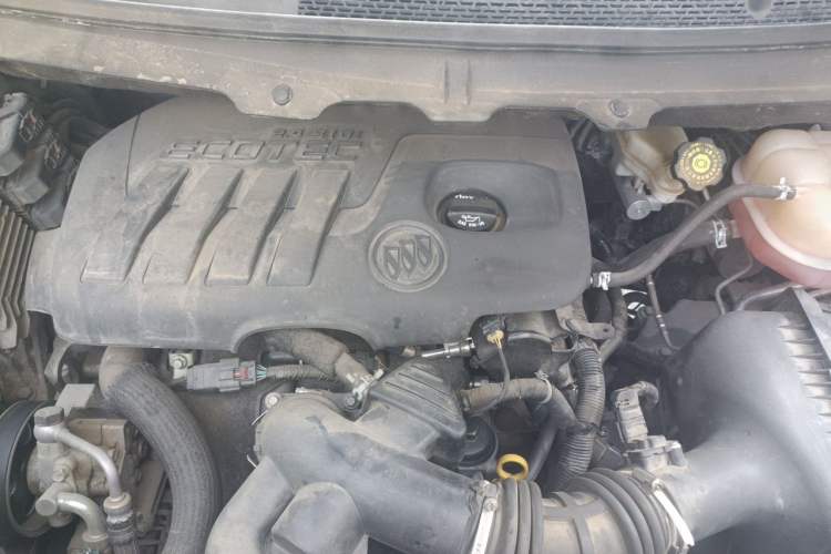 Used Buick GL8 2014 2.4L CT Luxury Business Comfort Edition Engine Bay