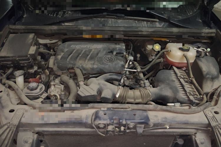 Used Buick GL8 2014 2.4L Classic Edition Engine Bay