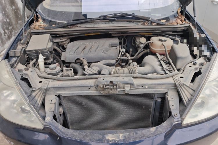 Used Buick GL8 2014 2.4L Classic Edition Engine Bay