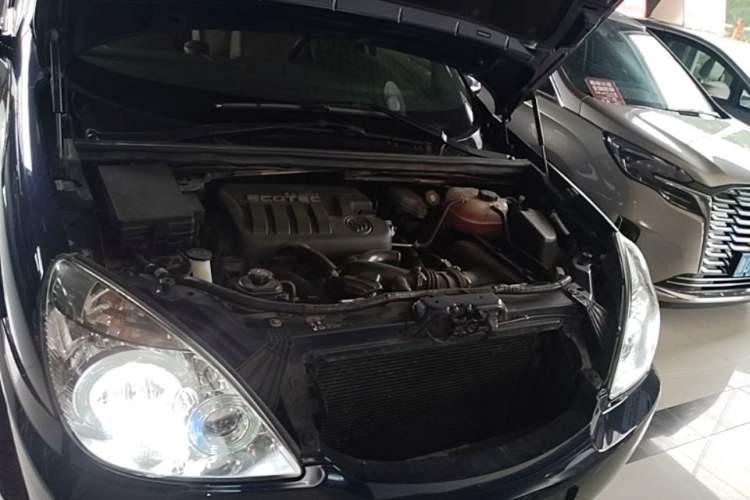 Used Buick GL8 2014 2.4L Classic Edition Engine Bay