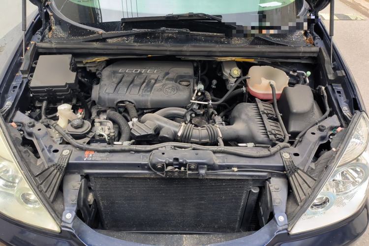 Used Buick GL8 2014 2.4L Classic Edition Engine Bay
