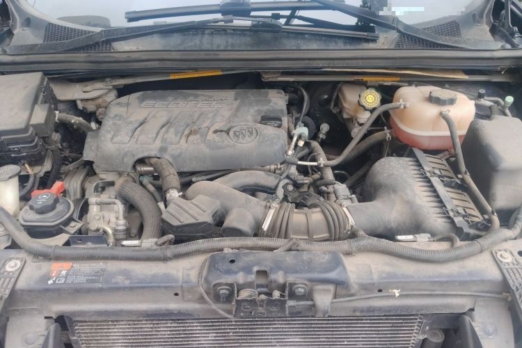 Used Buick GL8 2014 2.4L Classic Edition Engine Bay