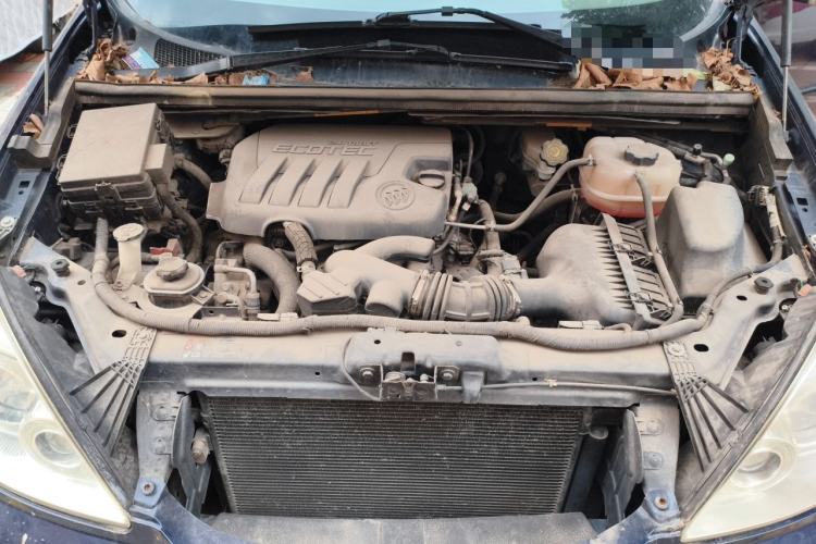 Used Buick GL8 2014 2.4L Comfort Edition Engine Bay