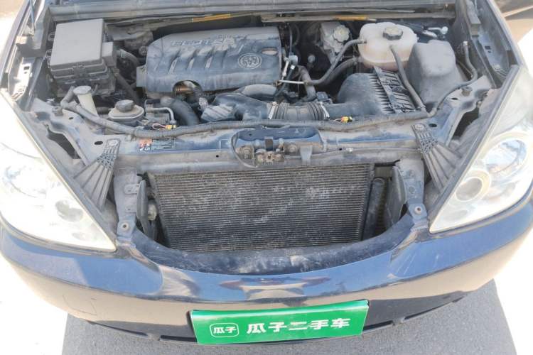 Used Buick GL8 2014 2.4L Classic Edition Engine Bay