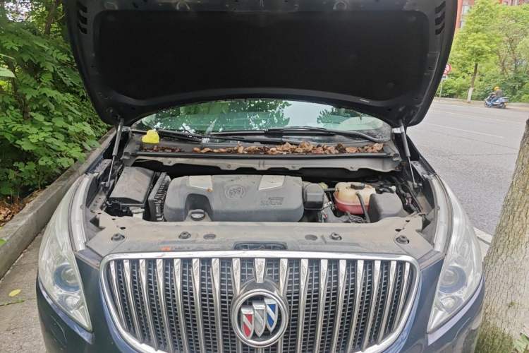 Used Buick GL8 2014 3.0L GT Luxury Business Haoya Edition Engine Bay