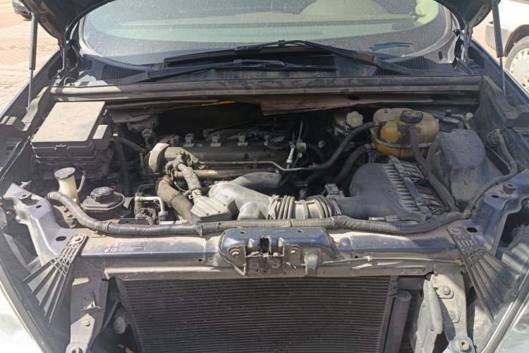 Used Buick GL8 2014 2.4L Classic Edition Engine Bay