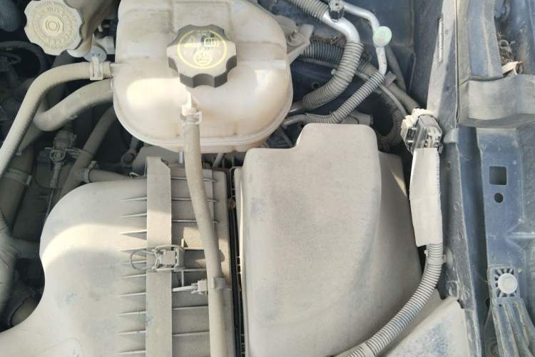 Used Buick GL8 2014 2.4L Classic Edition Engine Bay Left