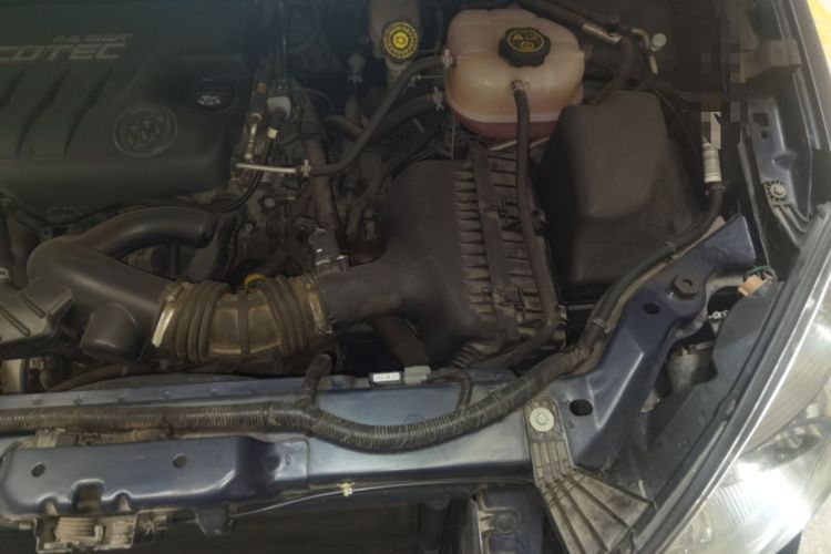 Used Buick GL8 2014 2.4L Classic Edition Engine Bay Left