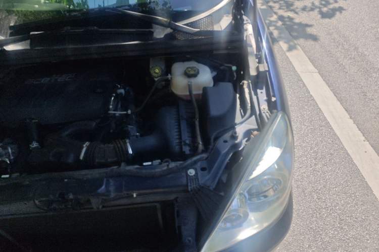 Used Buick GL8 2014 2.4L Classic Edition Engine Bay Left