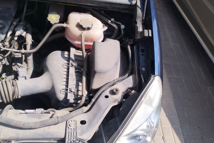 Used Buick GL8 2014 2.4L Classic Edition Engine Bay Left
