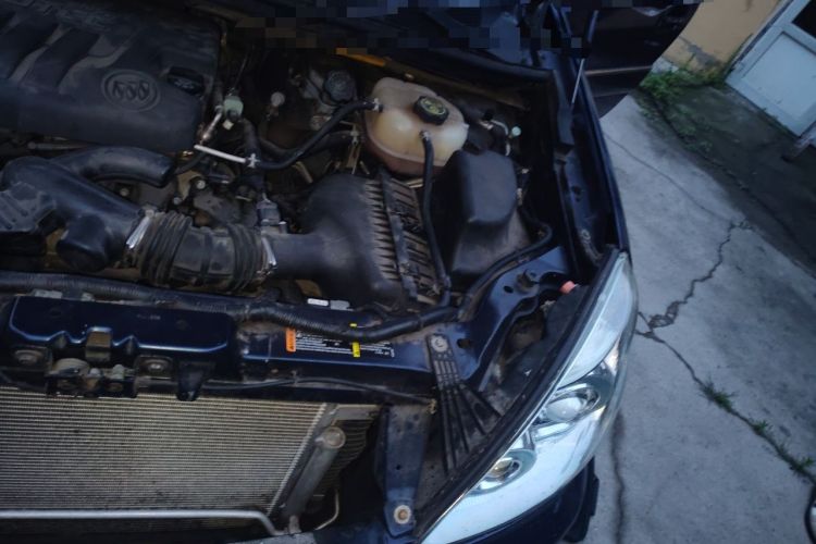 Used Buick GL8 2014 2.4L Classic Edition Engine Bay Left