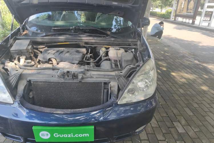 Used Buick GL8 2014 2.4L Classic Edition Engine Bay Left