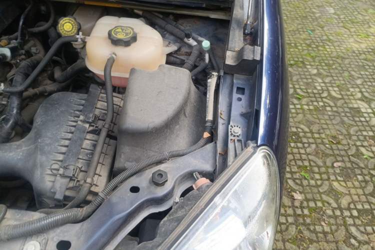 Used Buick GL8 2014 2.4L Classic Edition Engine Bay Left