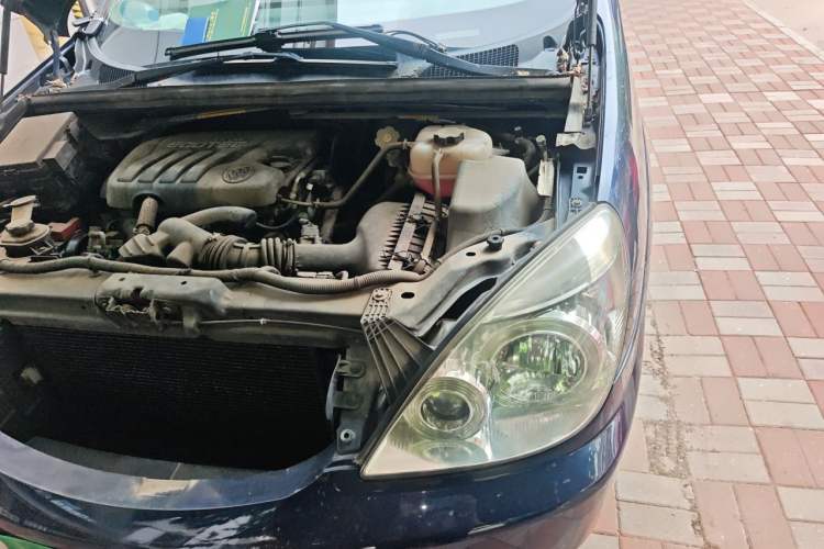 Used Buick GL8 2014 2.4L Classic Edition Engine Bay Left