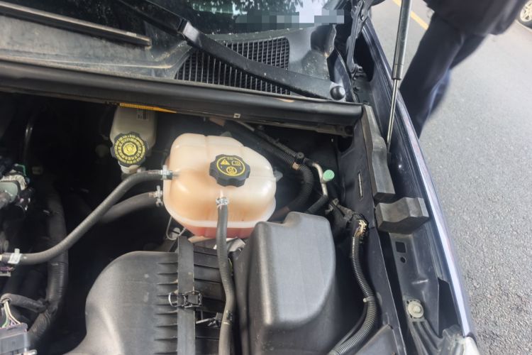 Used Buick GL8 2014 2.4L Classic Edition Engine Bay Left