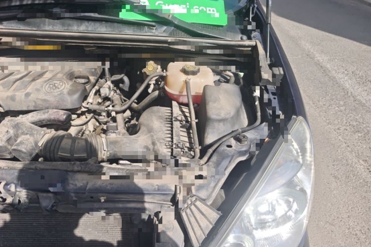 Used Buick GL8 2014 2.4L Comfort Edition Engine Bay Left
