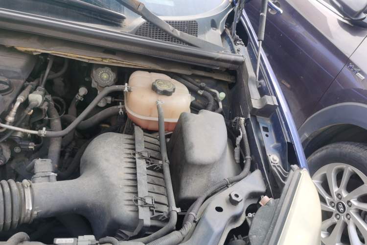 Used Buick GL8 2014 2.4L Classic Edition Engine Bay Left
