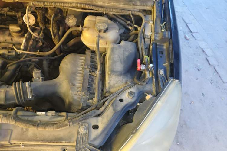 Used Buick GL8 2014 2.4L Classic Edition Engine Bay Left