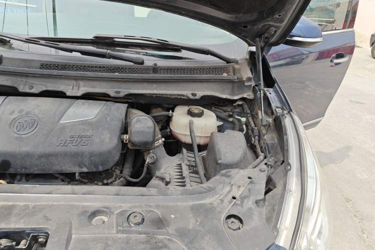 Used Buick GL8 2014 3.0L GT Luxury Business Haoya Edition Engine Bay Left