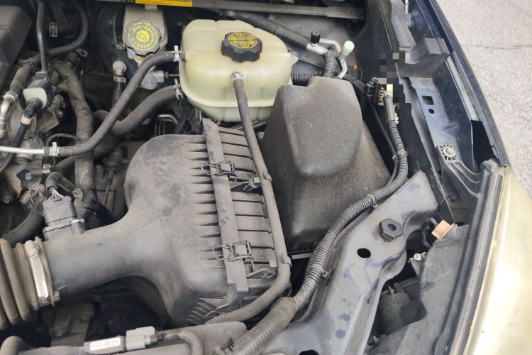 Used Buick GL8 2014 2.4L Classic Edition Engine Bay Left