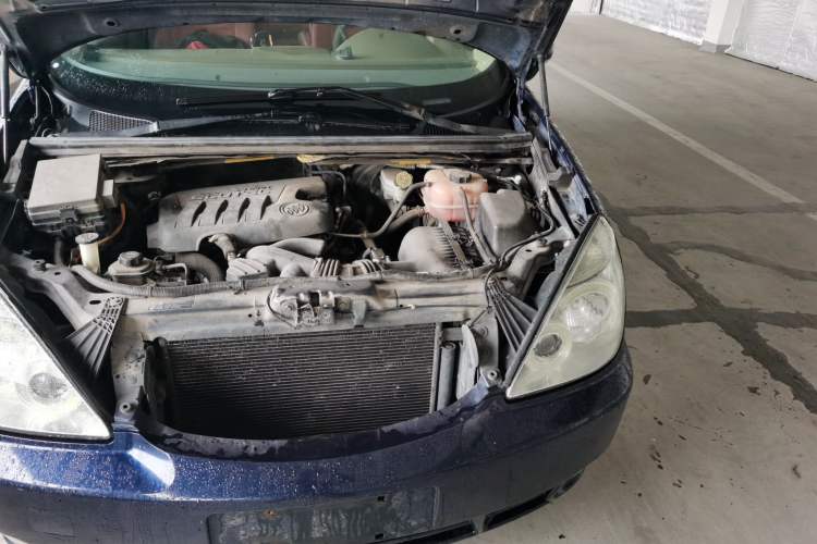 Used Buick GL8 2014 2.4L Classic Edition Engine Bay Left