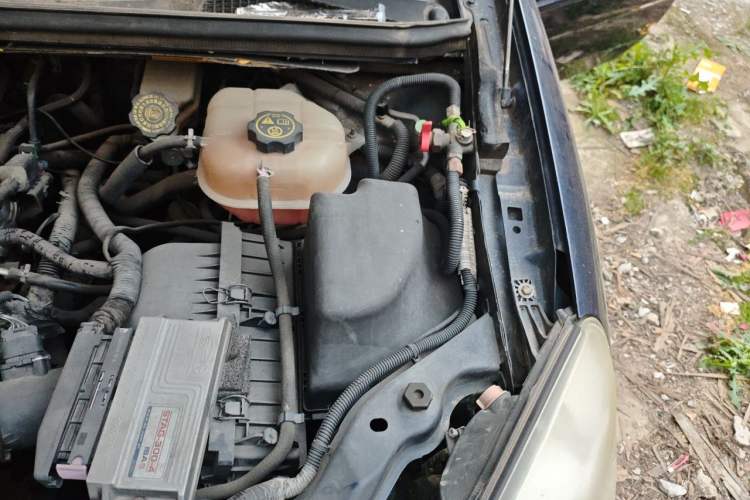 Used Buick GL8 2014 2.4L Classic Edition Engine Bay Left