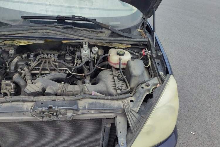 Used Buick GL8 2014 2.4L Classic Edition Engine Bay Left