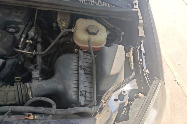 Used Buick GL8 2014 2.4L Classic Edition Engine Bay Left