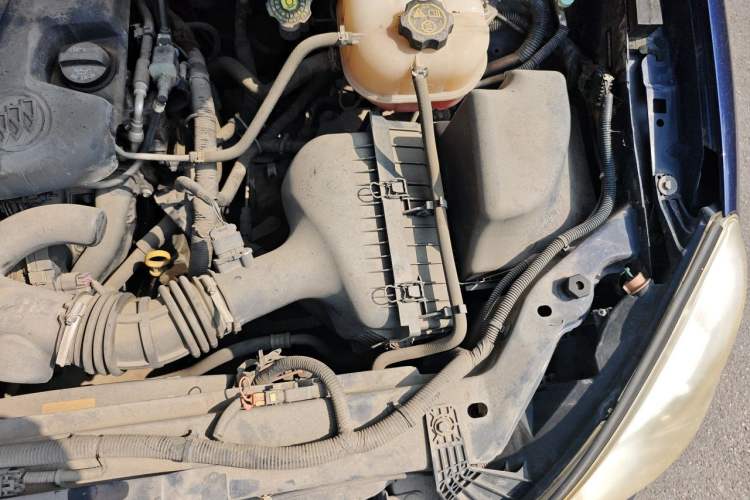 Used Buick GL8 2014 2.4L Classic Edition Engine Bay Left