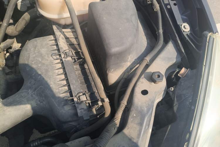 Used Buick GL8 2014 2.4L Classic Edition Engine Bay Left