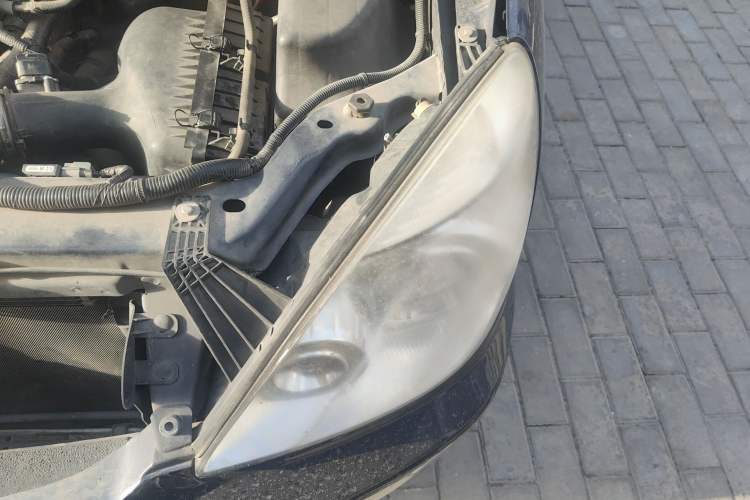 Used Buick GL8 2014 2.4L Classic Edition Engine Bay Left